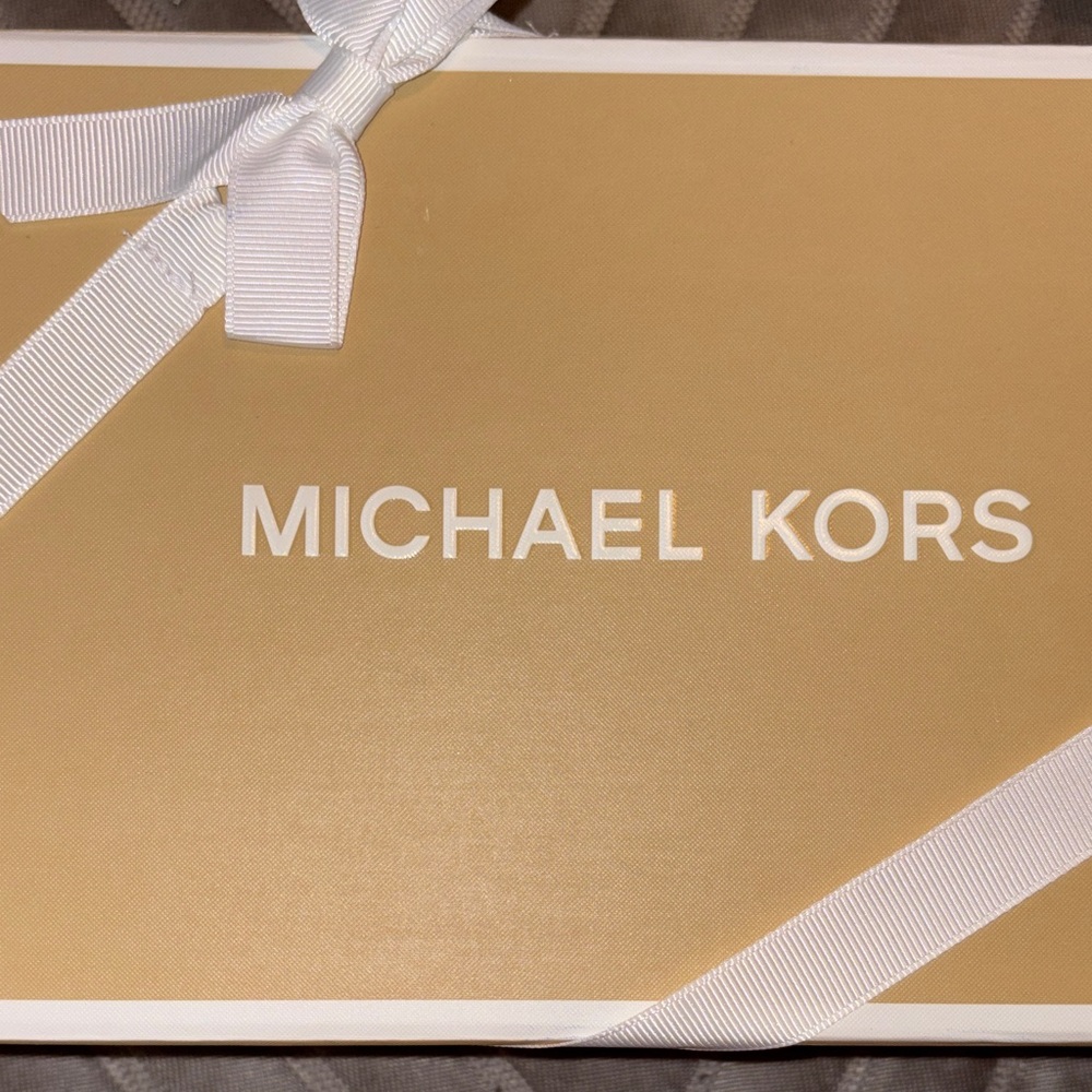 Michael Kors pink NWT MONOGRAM